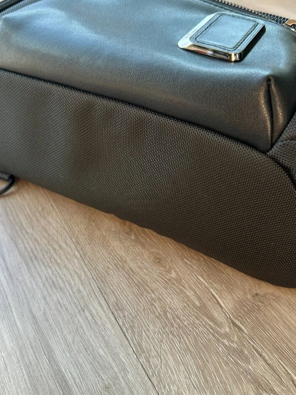 NWOT Tumi Alpha Bravo Kelley Sling Bag - Black